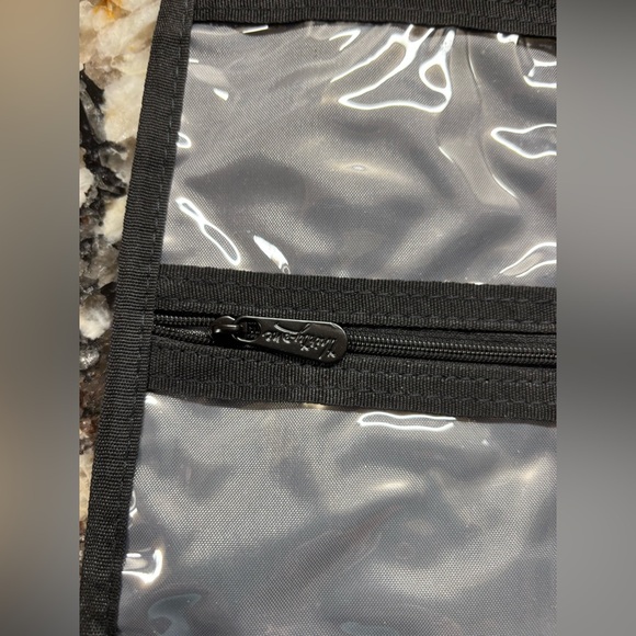 Thirty-One Travel toiletries Bag - Picture 6 of 8